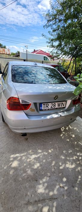 Vând BMW E90 320i