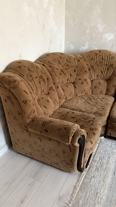 диван с кроватью со встроенным шкафом  торг есть