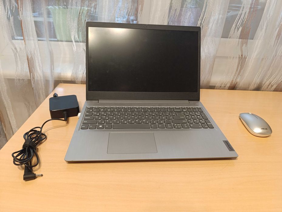 Ноутбук Lenovo ThinkPad Ideapad 3 15IIL05