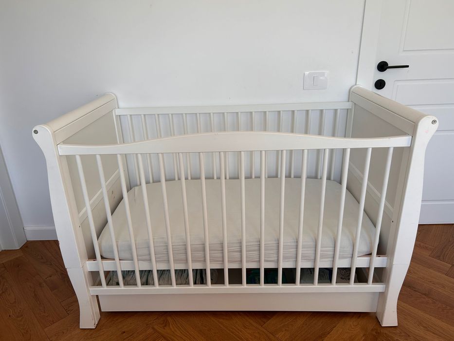 Pătuț cu saltea inclusă