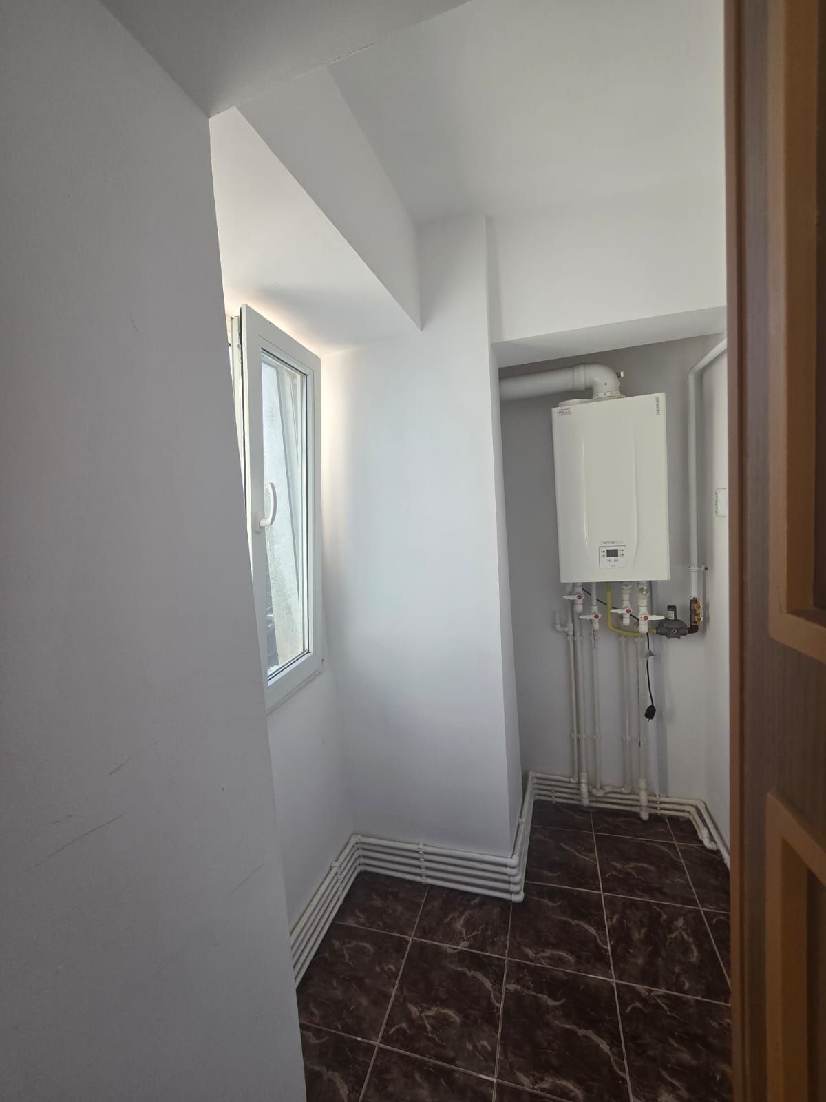 Vând apartament 3 camere