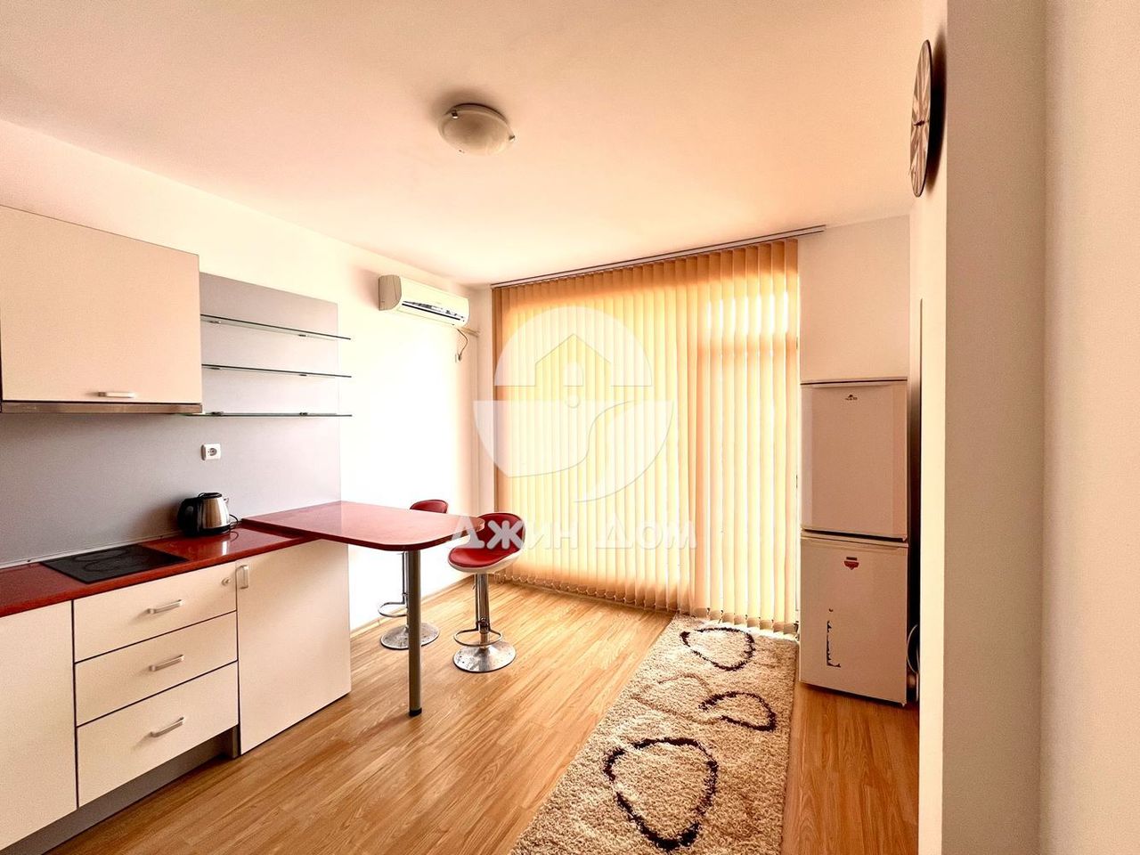Продава се Тристаен апартамент в к.к. Слънчев бряг - 69 кв.м за 812 €/кв.м - Снимка #2