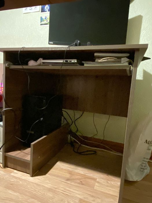 Компьютерный стол