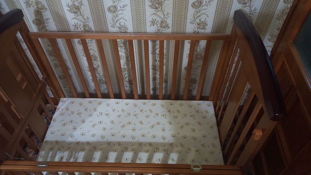 Детская кроватка