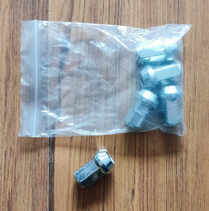 Дълги гайки за джанта, 19 ключ - 10 лв