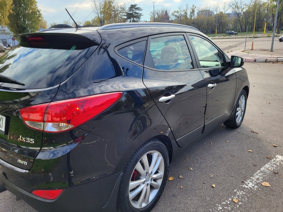 Vând Hyundai ix35