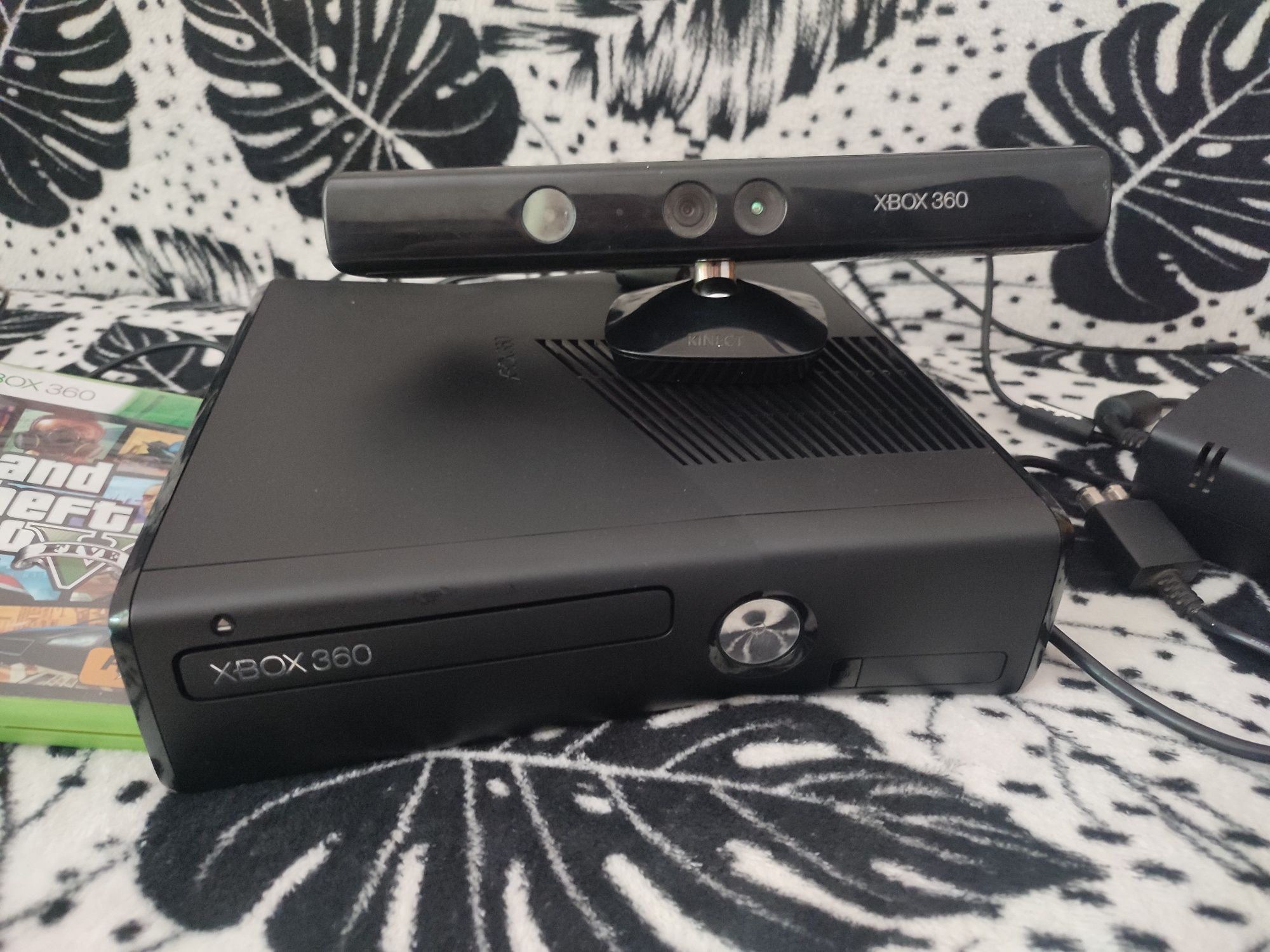 Xbox 360 + Kinect