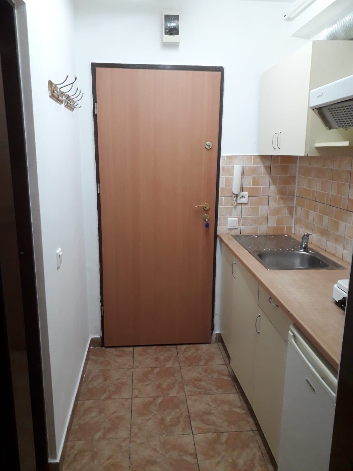 Închiriez garsonieră
