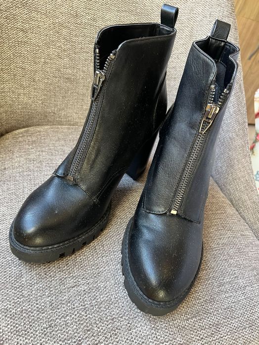 Боти с висок ток