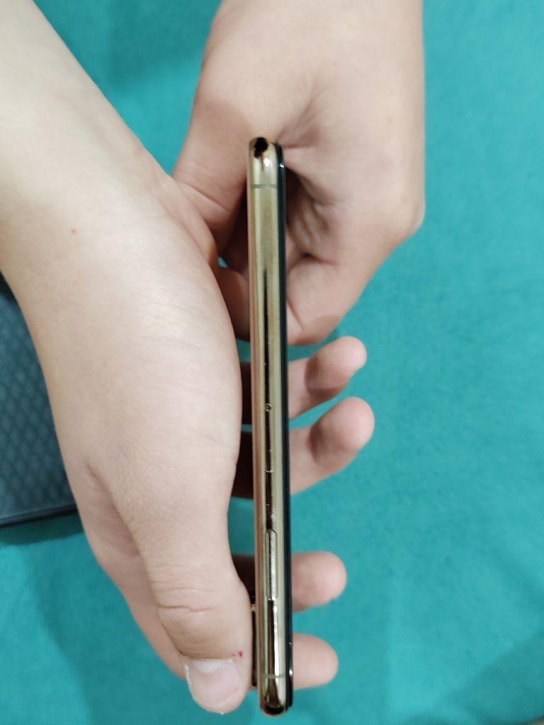 IPhone XS, 90% ёмкость аккумулятора