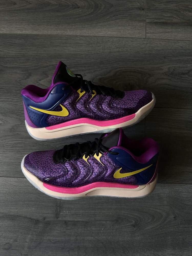 KD 17 “Vivid Purple”