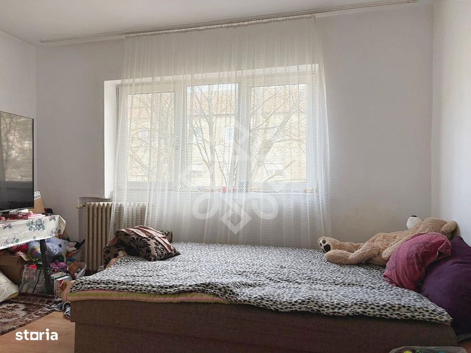 Apartament cu 4 camere de vanzare la etajul 3 in Nufarul