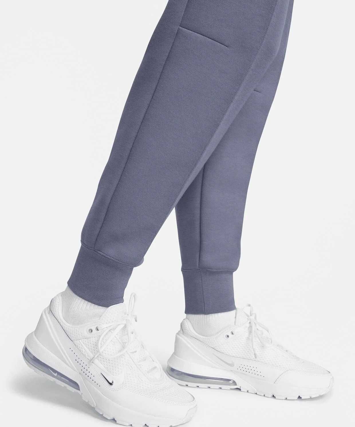 Nike Tech Fleece Jogger - Оригинално дамско долнище размер XS
