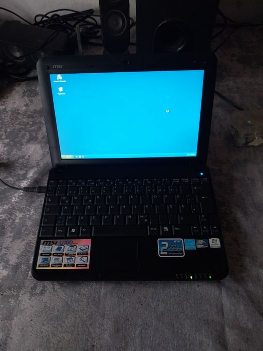 Vând 2 laptopuri unu mic și unu mare