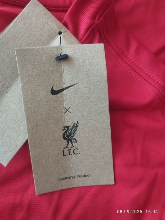 Тениски с логото на Ливърпул