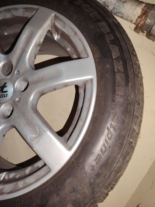 Зимни Гуми 205/55/16 с алуминиеви джанти за Мерцедес Ц класа  2012г W