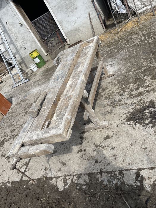 Banc de lemn utilizabil