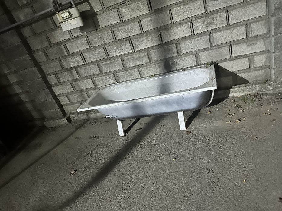 Продам стальную ванну железную