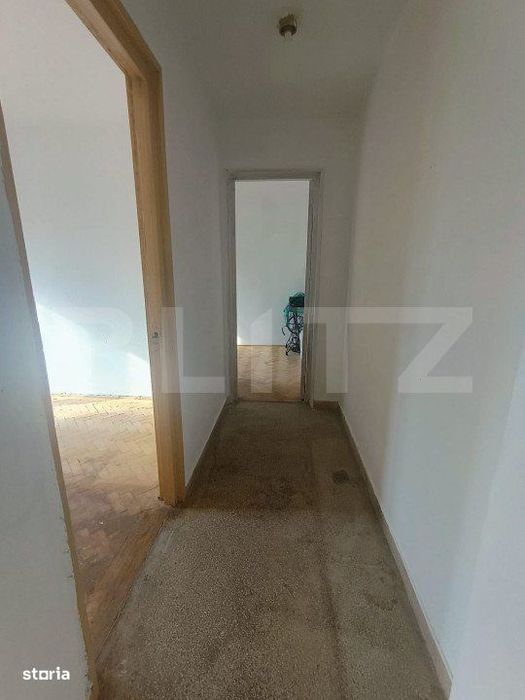 Apartament cu 3 camere, 45 mp utili,  zona Vest