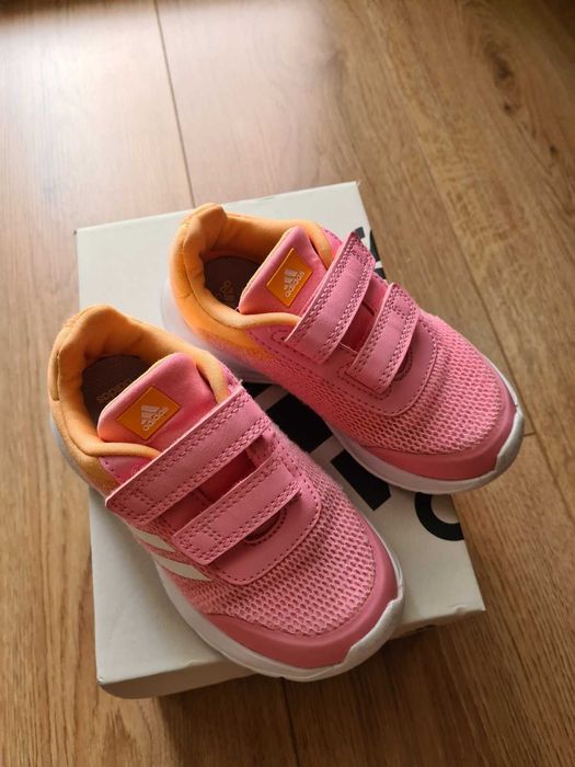 Детски маратонки Adidas Sportswear. Номер 25,5.
