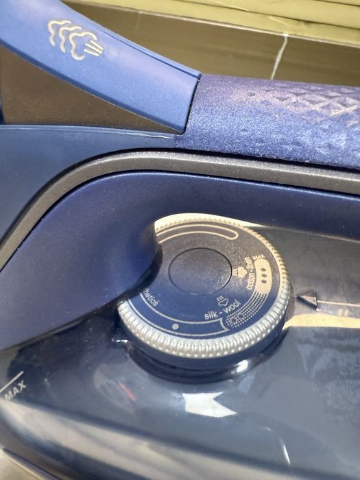 Парна ютия Rowenta DW8215