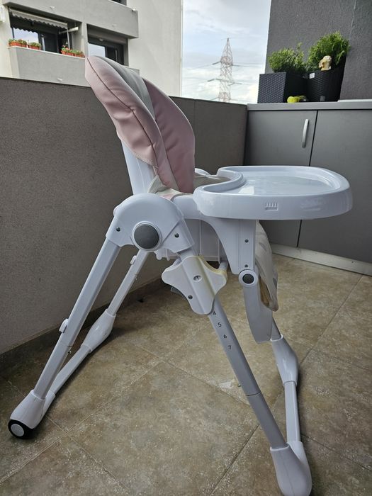 Vând scaun de masă