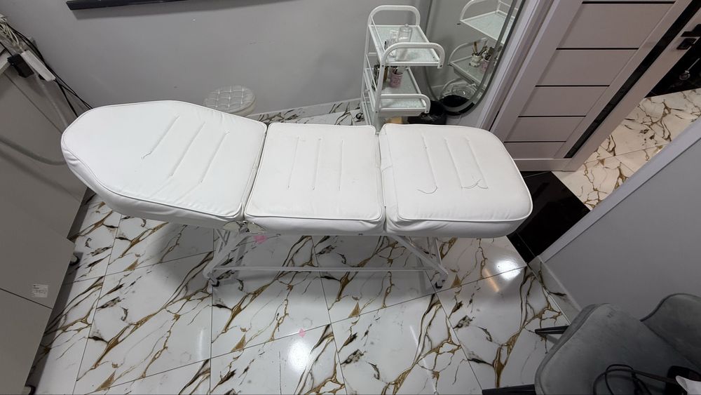 Oq kosmetologik kushetka kursisi bilan