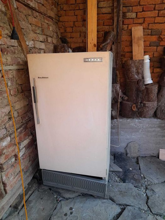 Обзавеждане за магазини , мебели, торстове и стоики. Lizing - Barter.