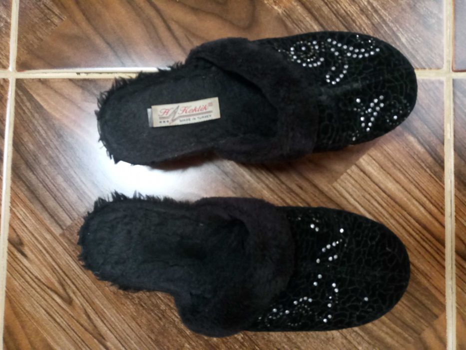 Бархат гулбахамал халат ва лозим 100 минг ва пойбзаллар БЕПУЛ