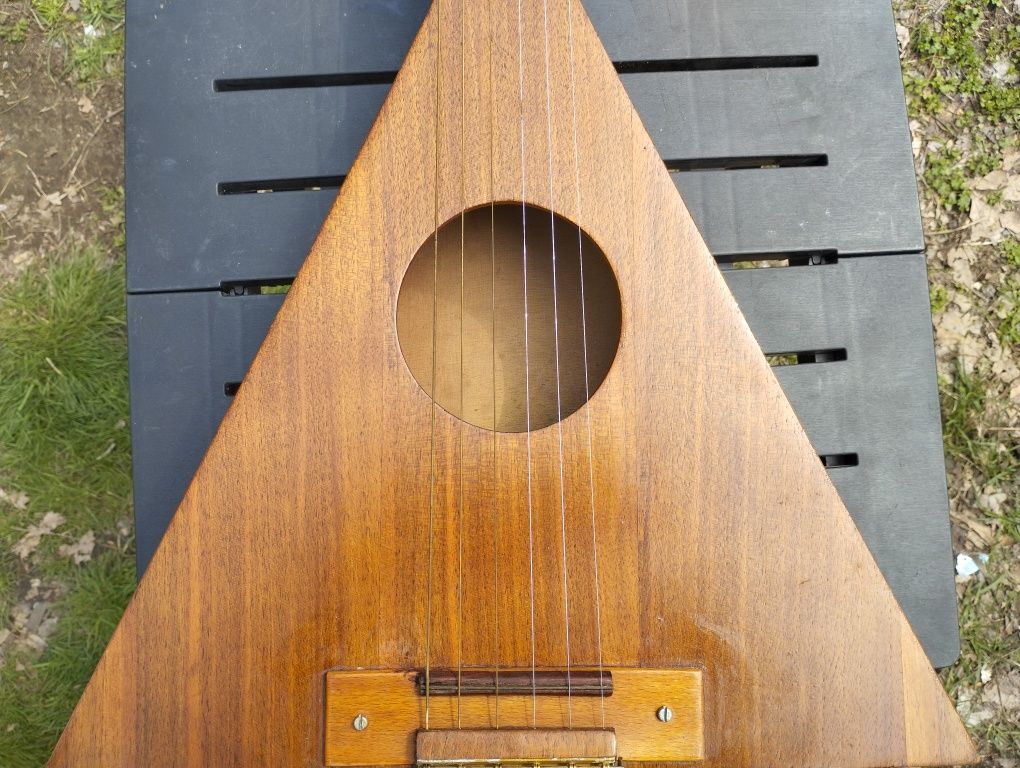 Стар музикален инструмент