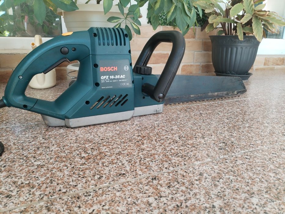 Vând fierăstrău profesional Bosch adus din Germania
