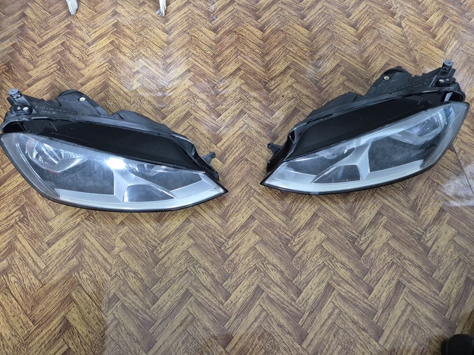 Vând faruri VALEO originale, cu Halogen pentru Golf 7