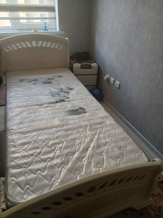 Bir juft krovat, divan