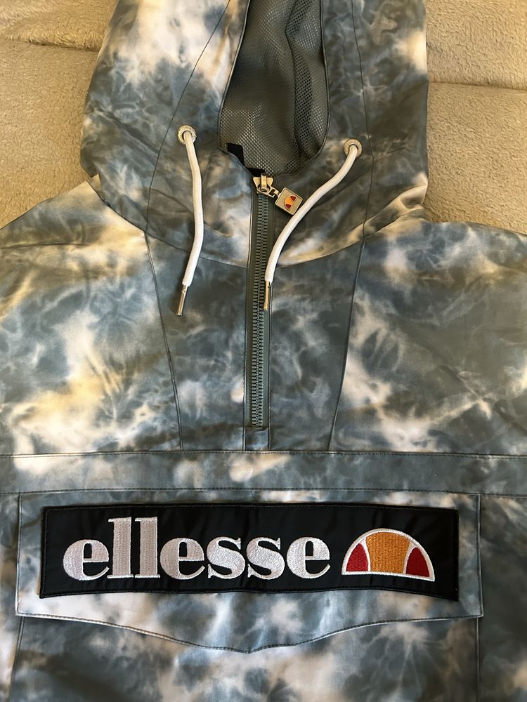 Ветровка на Елес / Ellesse S-M