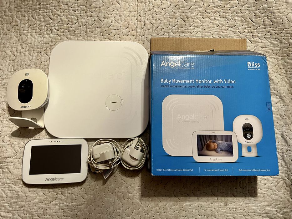 Бебефон със сензорна  подложка за дишане и движения Angel care
