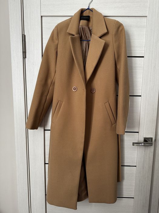 Красивое пальто надето 1 раз
