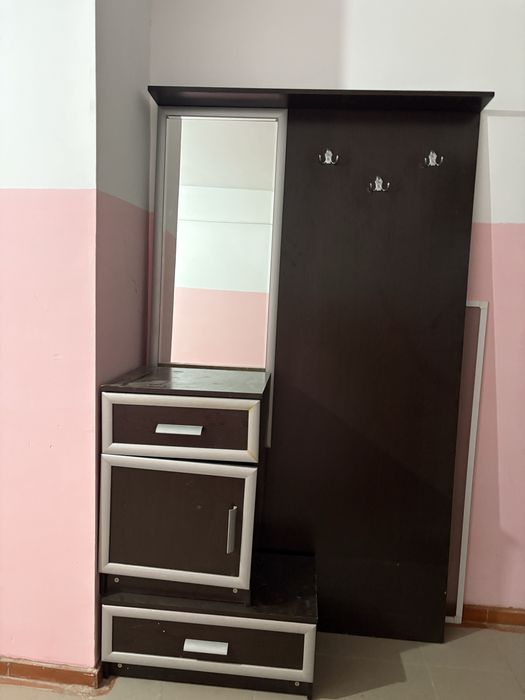 ПРОДАМ Прихожку!