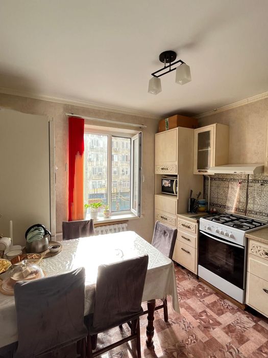 Құлсары қаласынан 5 мкр , 6 дом , 2 этаж, 3 бөлмелі кв сатылады 
5 мкр