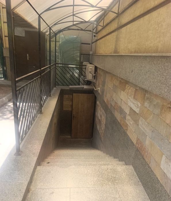 Аренда под офис Метро Гофур Гулям, ц15 40м2 400$ Подволь!