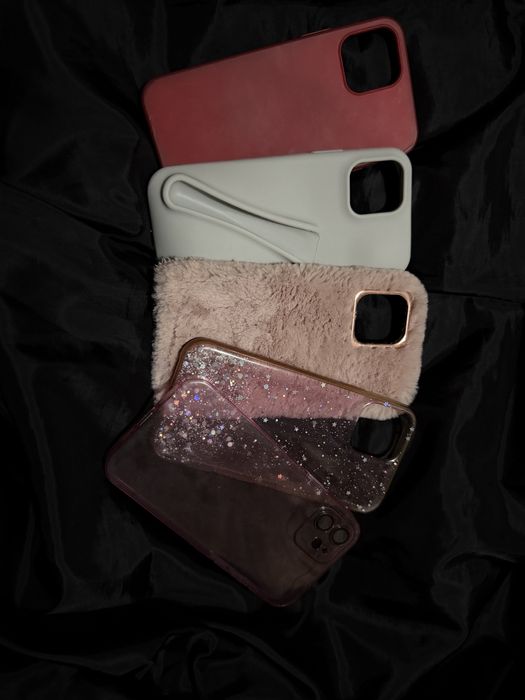 iPhone 12 64 GB + 5 huse