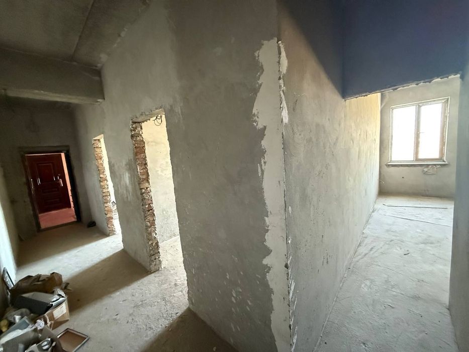 Арзон 2 хоналик квартира 5- каватдан сотилади.Янги Дом.Ор:Болгарский П