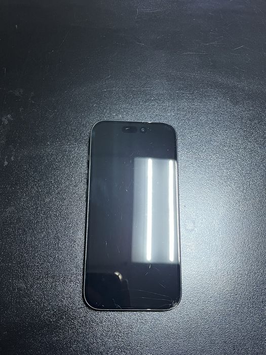 Продается iPhone 15 (черный)