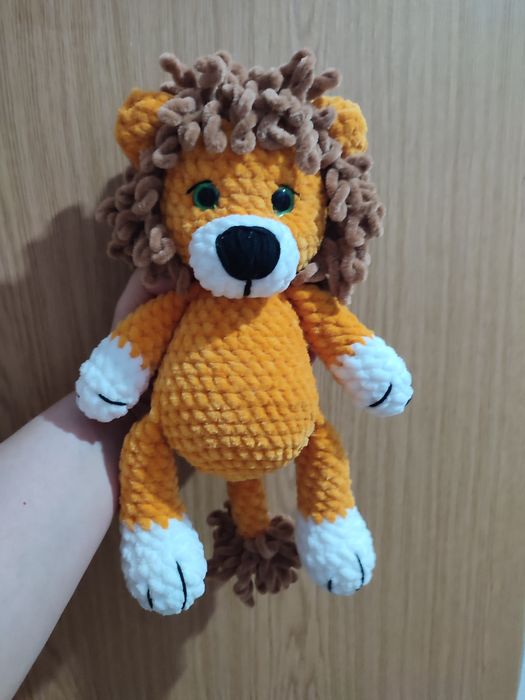 Плюшена играчка лъв, плетена играчка