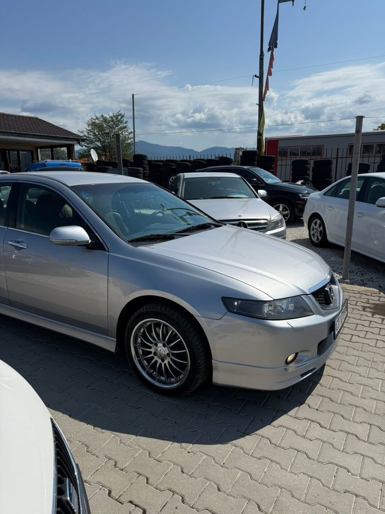ПРОДАВА СЕ Honda Accord 2.4