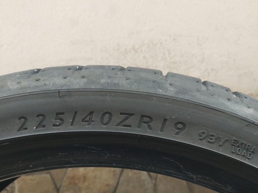 Автомобилни гуми 225 40 19 Dunlop