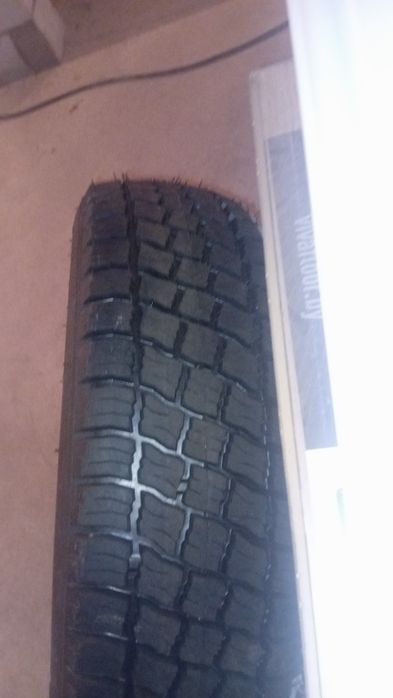 Продам комплект шин и комплект камер.