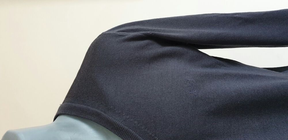 Armani Jeans AJ Wool Mens Size S/M НОВО! ОРИГИНАЛ!