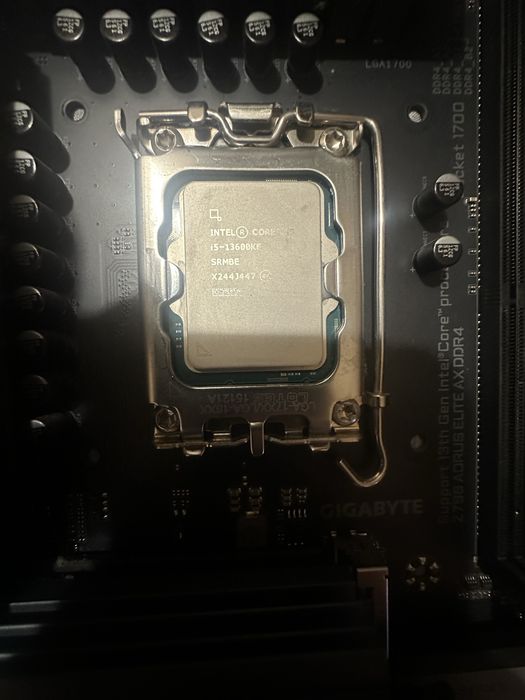 Продам комплектующие i5 13600kf 32gb DDR4 Z790