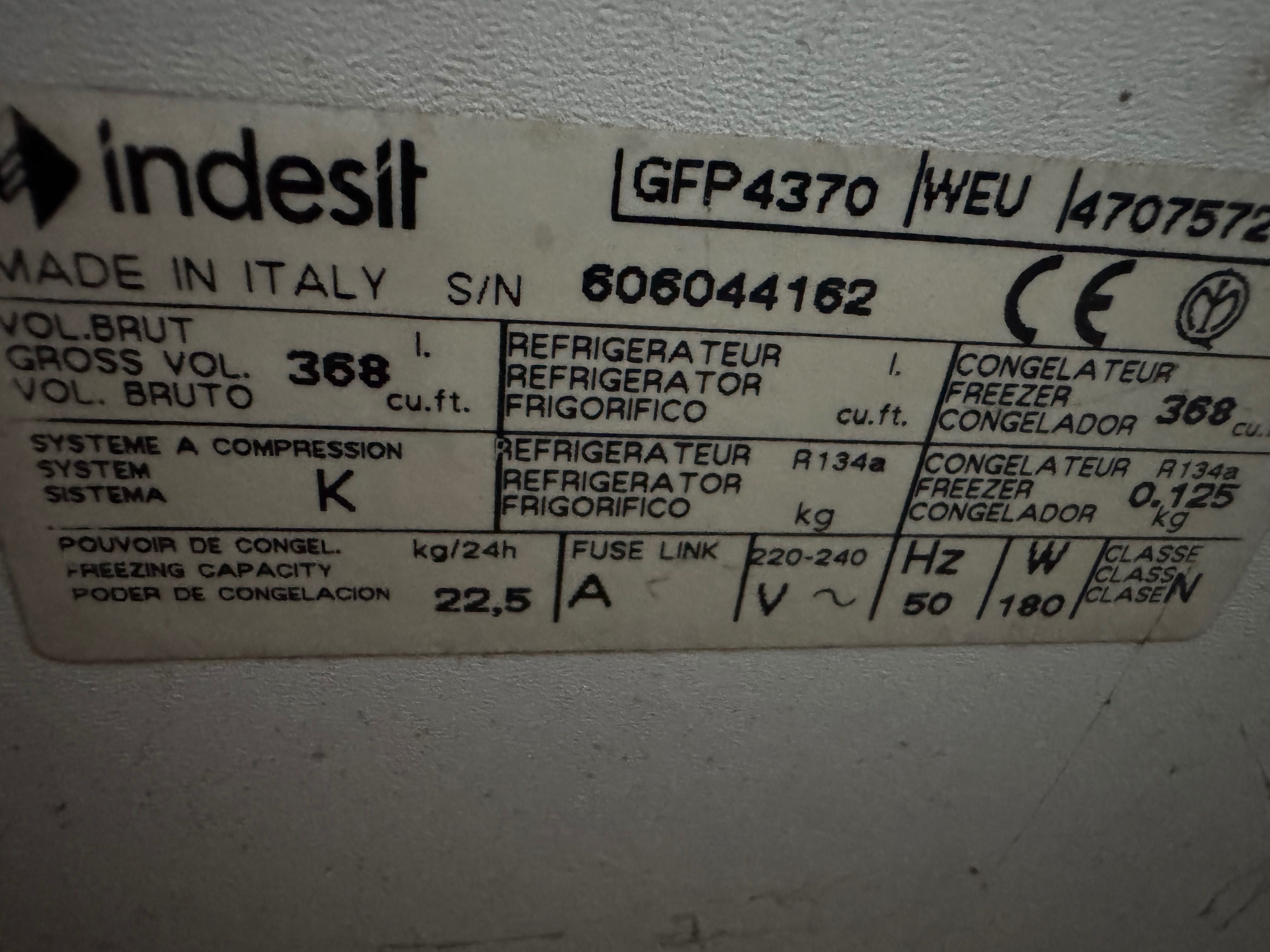 Фризер Indesit 368 литра