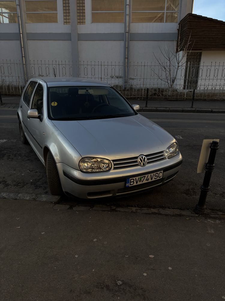 Vând Golf 4 1.4 16V !MOTOR DEFECT!